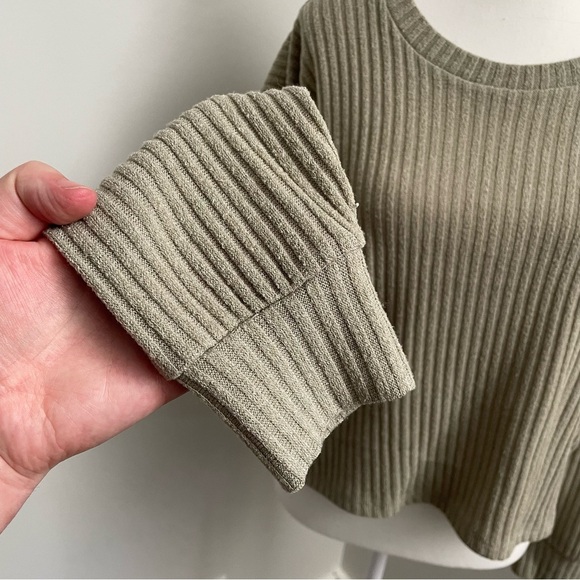 Aritzia Wilfred Ribbed Knit Lightweight Sage Green Cropped Sweater Size Large - Picture 3 of 6